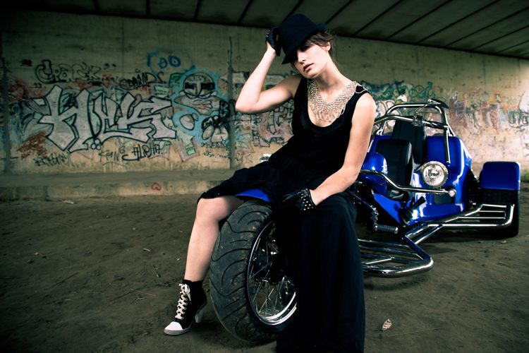 girls-on-trikes-02